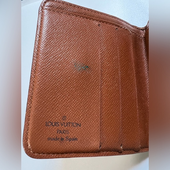 LOUIS VUITTON Monogram Compact Zip Wallet - Picture 9 of 11